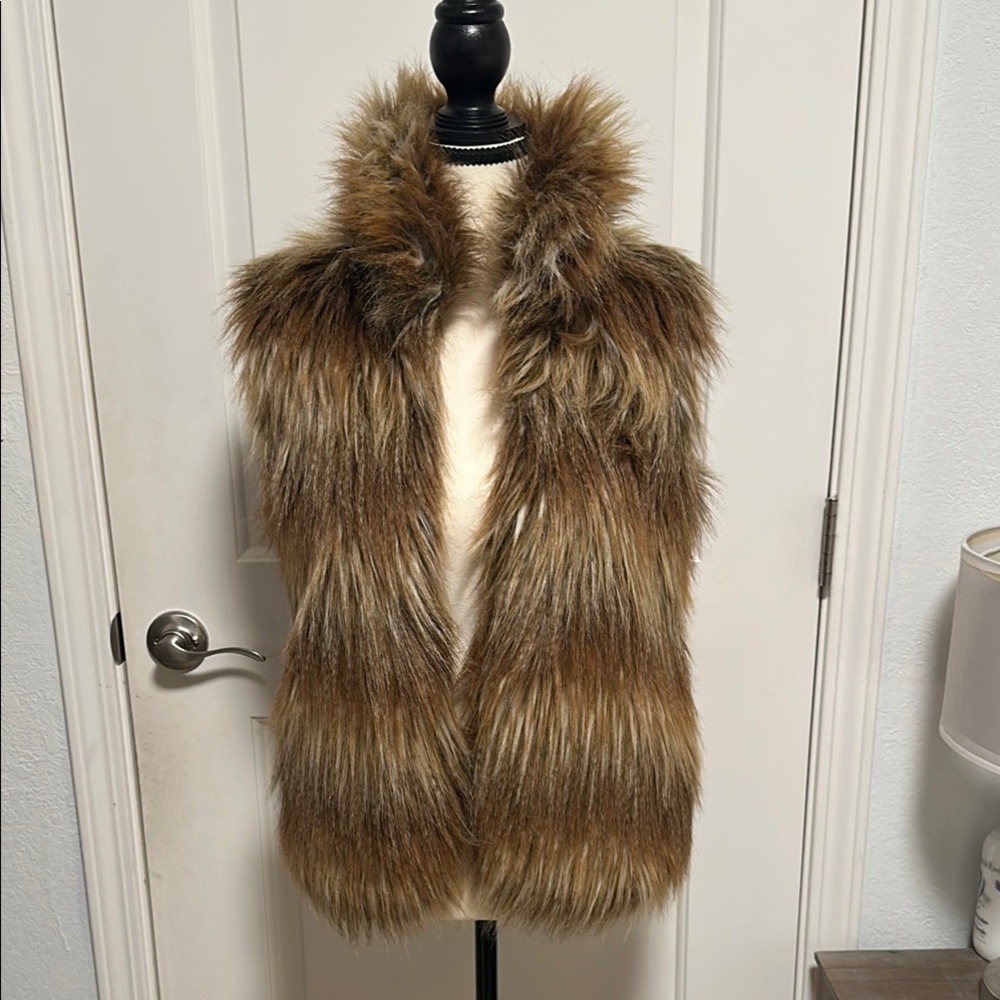 Luxurious Brown Tan Faux Fur Vest with Cozy Collar